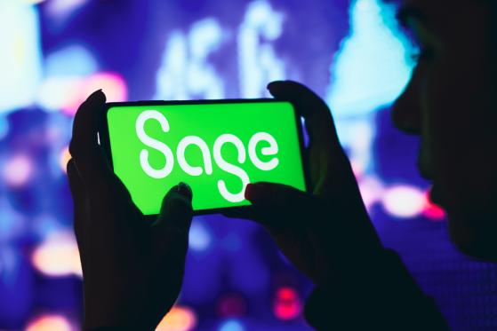 Analiza cen akcji Sage Group: przewartościowanie w stosunku do zysków