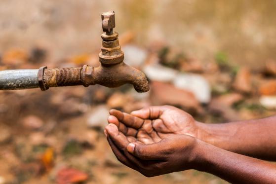 Niedobory wody w Indiach mogą negatywnie wpłynąć na ich zdolność kredytową i wywołać niepokoje społeczne: Moody’s