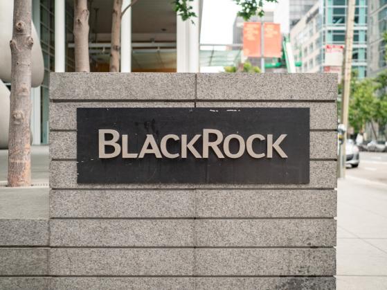 Spot Bitcoin ETF firmy BlackRock przywraca optymizm, WisdomTree i Invesco dołączają do wyścigu