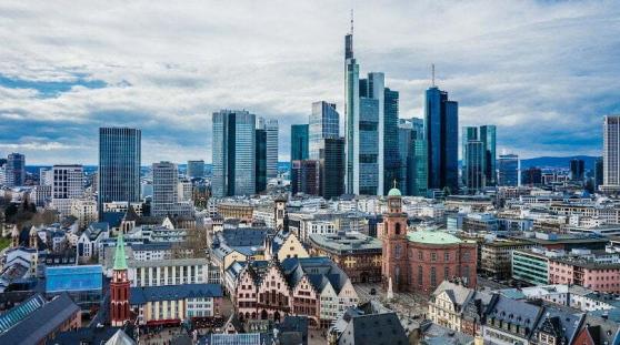 Czy Global Connect to krok w dobrą stronę? GPW chce nadrabiać dystans, ale do Wiednia czy Frankfurtu jeszcze daleko.