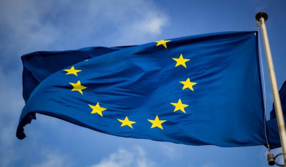 UE zatwierdza nowe przepisy dotyczące kryptowalut, aby zwiększyć należytą staranność i przeciwdziałać praniu pieniędzy
