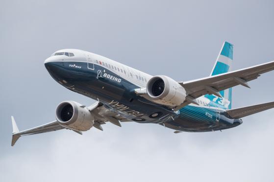 Prognoza cen akcji Boeinga: obniżka ratingu w miarę narastania problemów