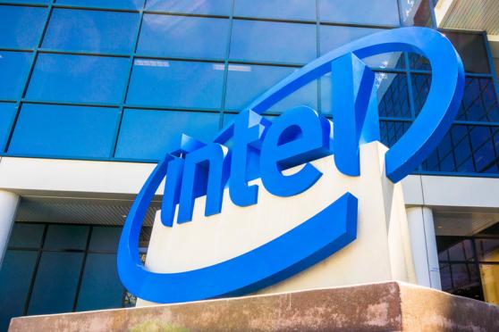 Czy warto kupić akcje firmy Intel po obecnym spadku?
