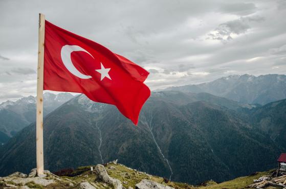 Turcja nad gospodarczą przepaścią przed wynikiem wyborów. Czarne chmury nad lirą i Erdoganem?