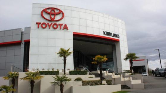 Toyota (TM) kontra Tesla (TSLA): Zdecydowanie lepsze akcje do kupienia