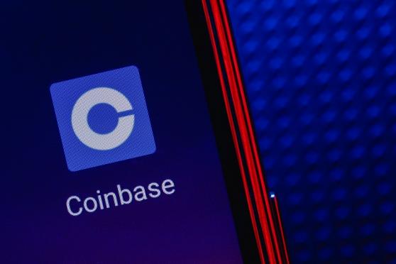 ARK obejmuje więcej akcji Coinbase, gdy ceny spadają po pozwie SEC