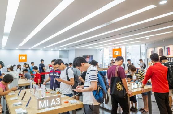 Indeks Hang Seng zbliża się do korekty w związku ze spadkiem akcji Xiaomi